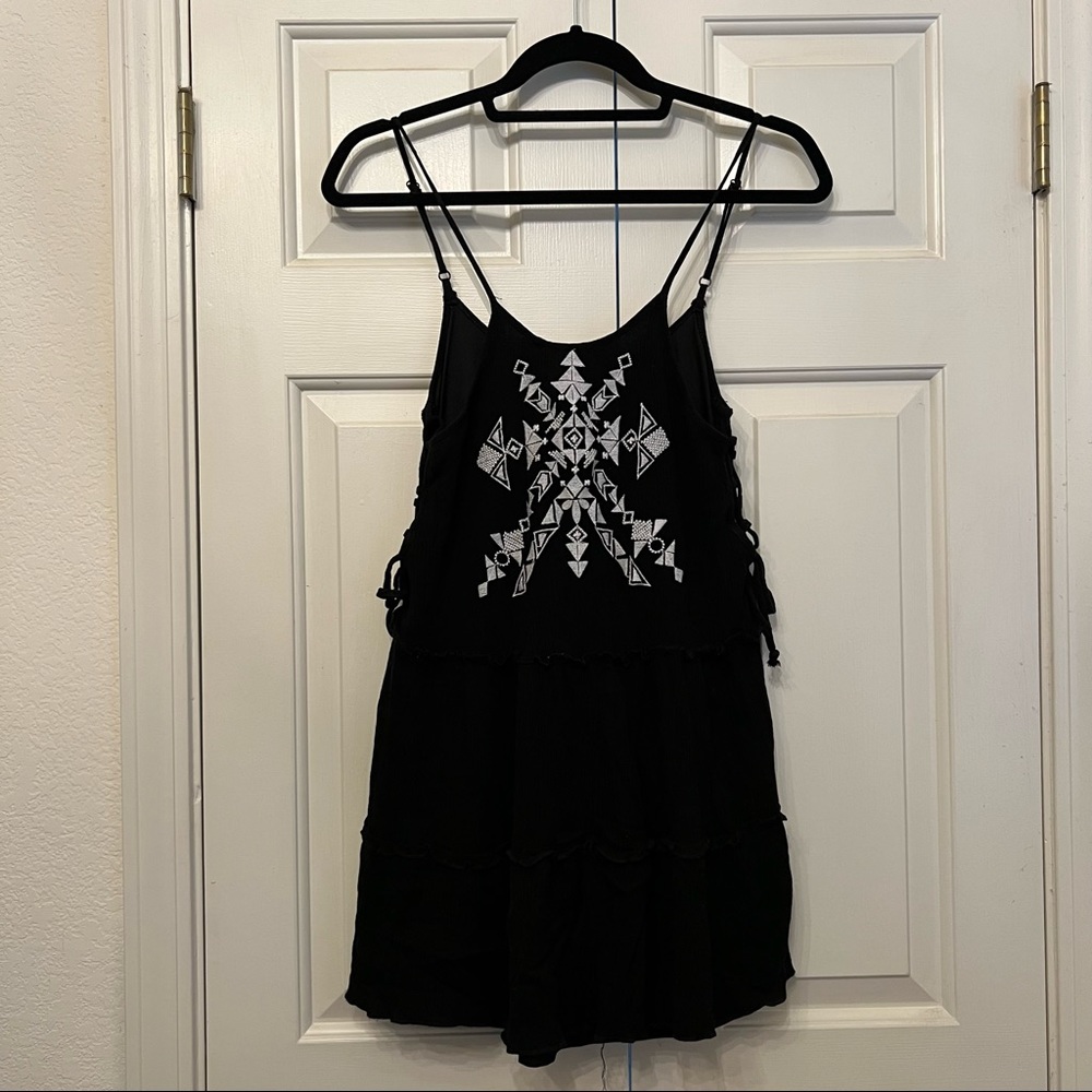 LF MEEION sleeveless embroidered tiered mini dress